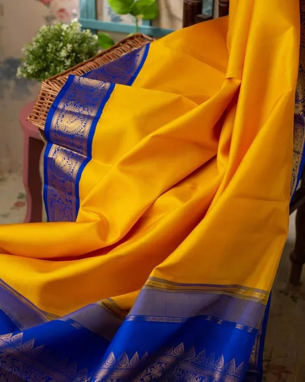 Yellow_Embellished_Banarasi_Jacquard_Saree_(Yellow)